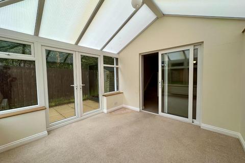 17 Osler Close, Northampton, NN2 8NE