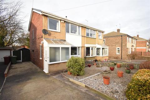 3 bedroom semi-detached house to rent, St. Andrews Drive, Knottingley WF11
