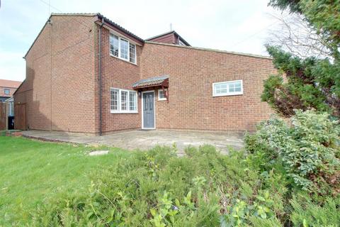 4 bedroom semi-detached house for sale - Ryder Close, Bovingdon,