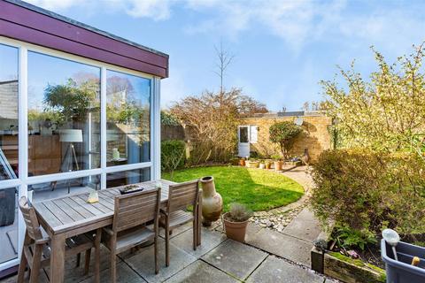 9 Punch Croft, New Ash Green, Longfield, DA3 8HP