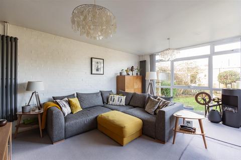 9 Punch Croft, New Ash Green, Longfield, DA3 8HP