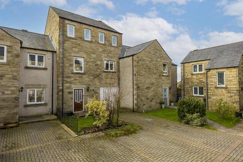 3 bedroom townhouse for sale - 24 Green Meadow Close, Ingleton