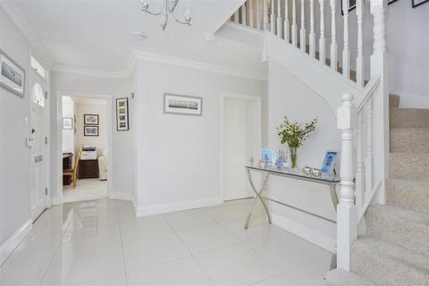 The Lodge Wrens Hill, Oxshott, Leatherhead, KT22 0HN