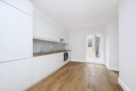 2 bedroom apartment to rent, Berrymead Gardens, London