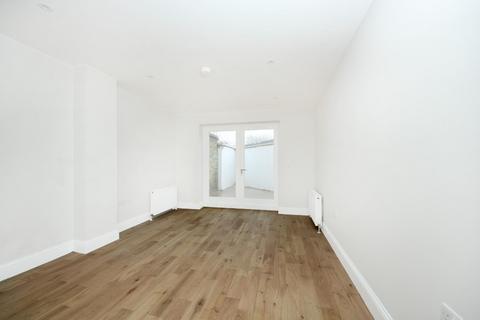 1 bedroom apartment to rent - Berrymead Gardens, W3