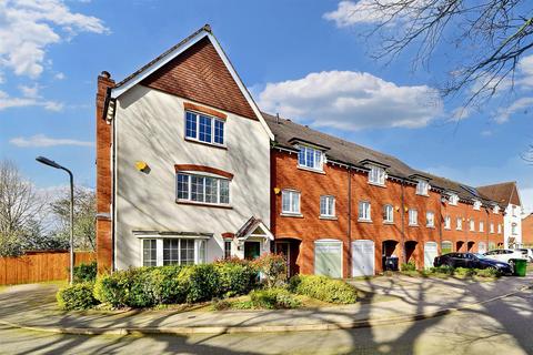 5 bedroom townhouse for sale, Crowden Drive, Leamington Spa
