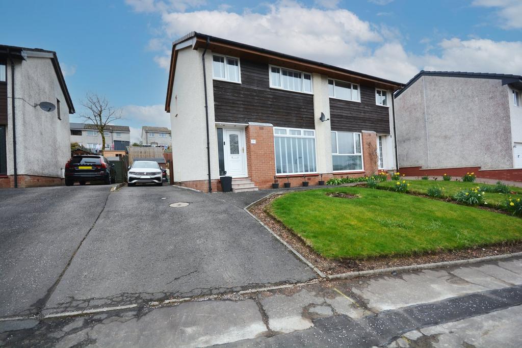 Braescourt Avenue, Darvel, KA17 3 bed semidetached house £135,000