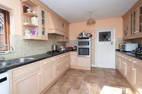 59 Ridgeway Crescent, Orpington, BR6 9QW