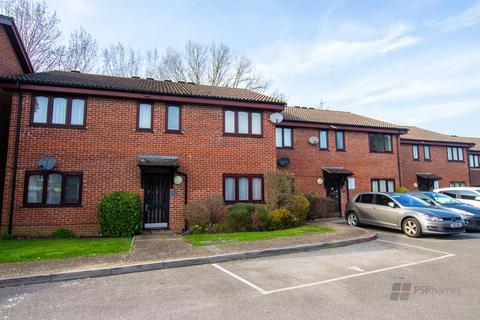 1 bedroom flat for sale, Junction Close, Burgess Hill