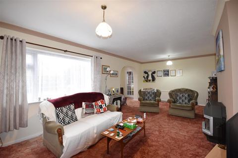 1 Beacon Heights, Newark, NG24 2JS