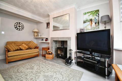 2 bedroom end of terrace house for sale - Brendon Avenue, Hull