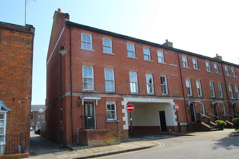 4 bedroom end of terrace house for sale, Surrey Street, Littlehampton