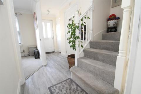 4 bedroom end of terrace house for sale, Surrey Street, Littlehampton