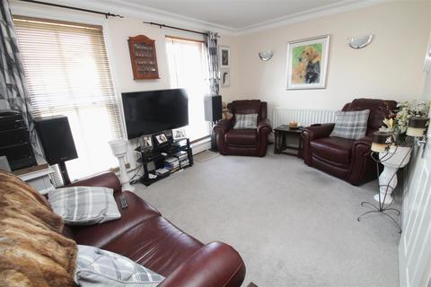 4 bedroom end of terrace house for sale, Surrey Street, Littlehampton