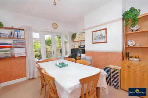 3 bedroom semi-detached house for sale, Hunloke Avenue, Eastbourne