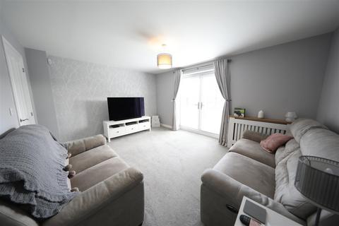 3 bedroom semi-detached house for sale, Gypsy Moth Lane, Kingswood, Hull