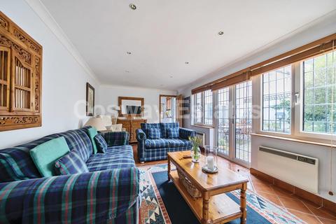 30 Wise Lane, London, NW7 2RE