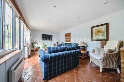 30 Wise Lane, London, NW7 2RE