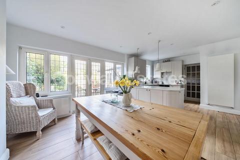 30 Wise Lane, London, NW7 2RE