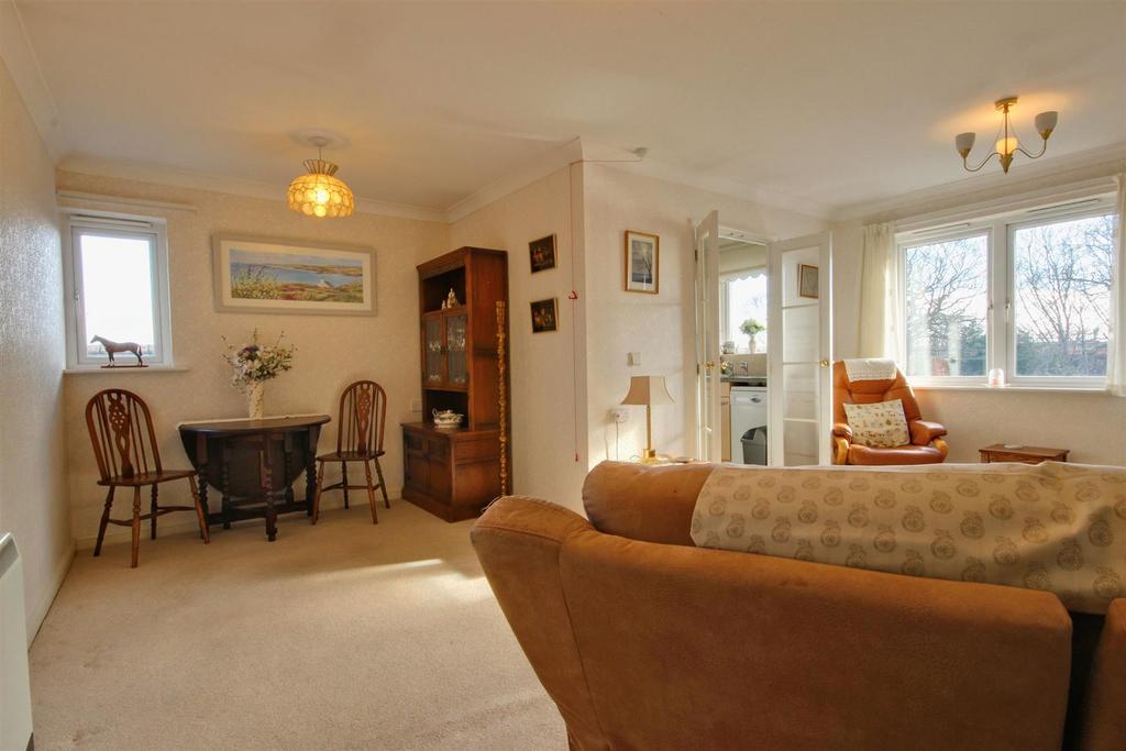 Lounge Dining Room