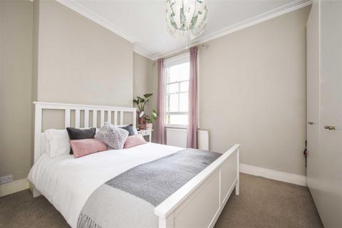 3 bedroom maisonette to rent, Moor Mead Road, St Margarets village