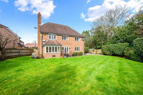 5 bedroom detached house for sale, Watts Lane, Tadworth