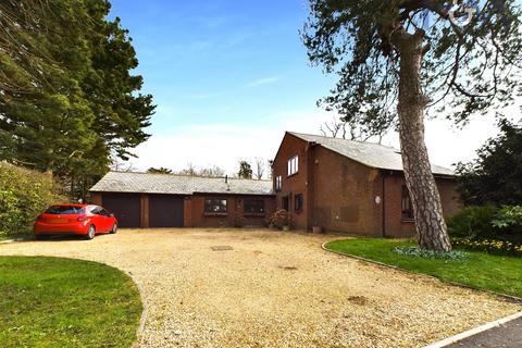 3 bedroom detached house for sale, North Road, Stevenage