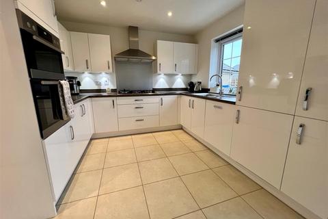 4 bedroom detached house for sale, Fitzwilliam Road, Burnham-On-Crouch