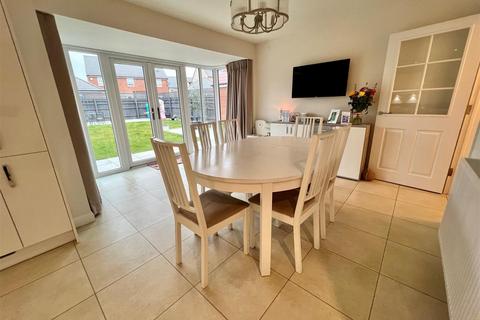 4 bedroom detached house for sale, Fitzwilliam Road, Burnham-On-Crouch