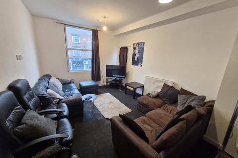 8 bedroom house share to rent, *£120 pppw excluding bills* 8 Bedroom ApartmentAlfreton Road, Nottingham