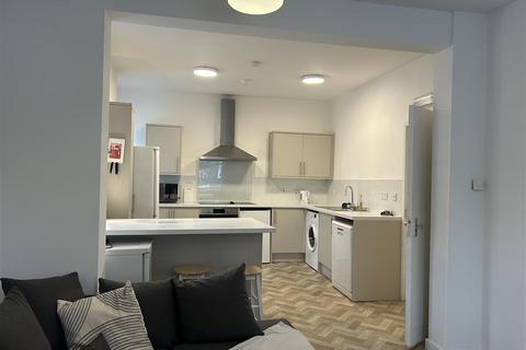 undefined, *£150pppw bills incl* 7 Bedroom Apartment Alfreton Road, Nottingham