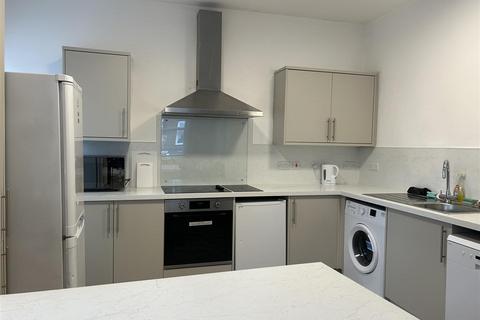 undefined, *£150pppw bills incl* 7 Bedroom Apartment Alfreton Road, Nottingham