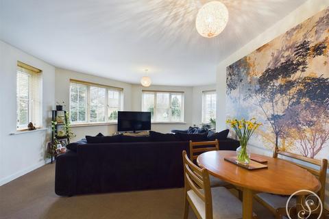 2 bedroom flat for sale - Broadlands Gardens, Pudsey