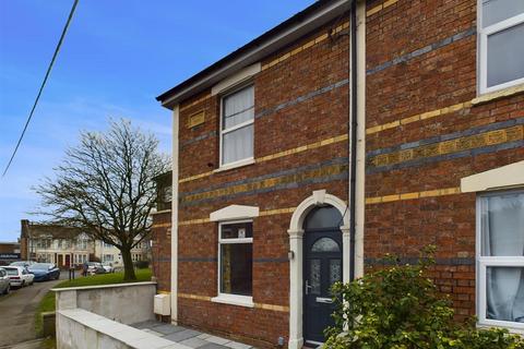 2 bedroom end of terrace house for sale - Cross Street, Bristol BS15