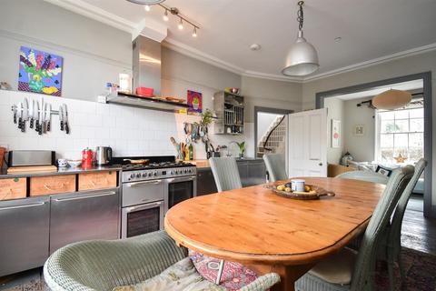 5 bedroom terraced house for sale, Wellington Square, Hastings
