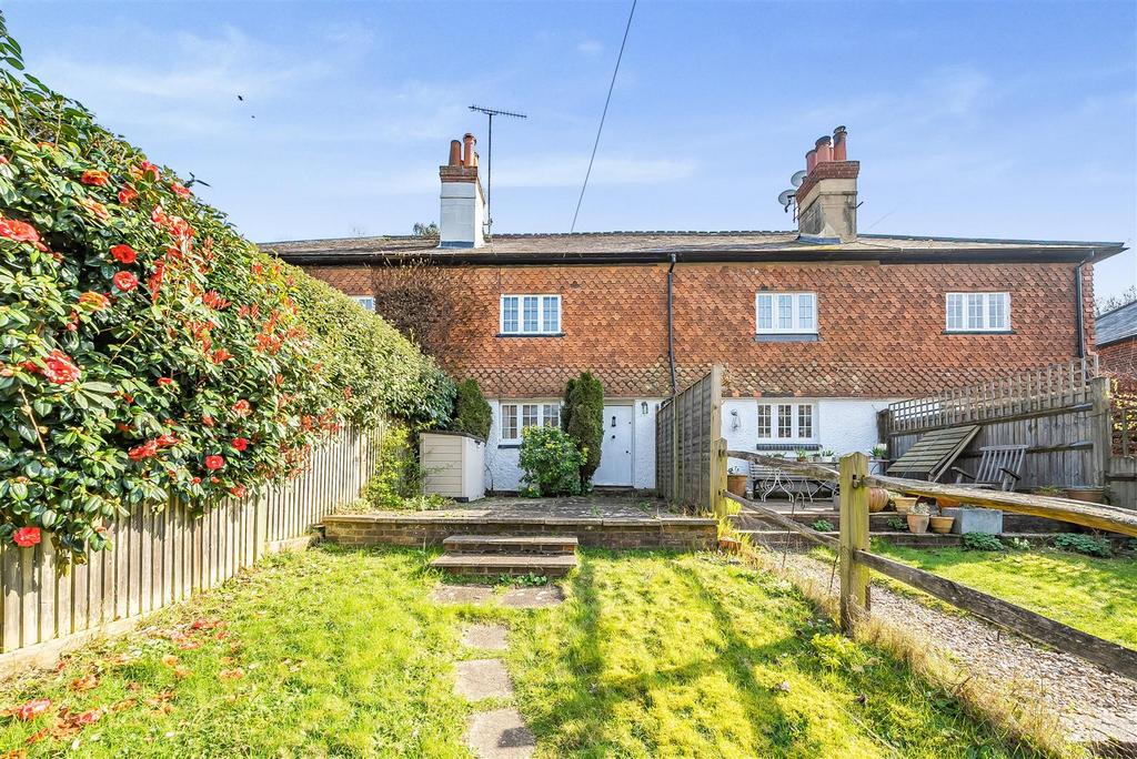 Blackheath Lane, Blackheath, Guildford 2 bed cottage for sale £495,000