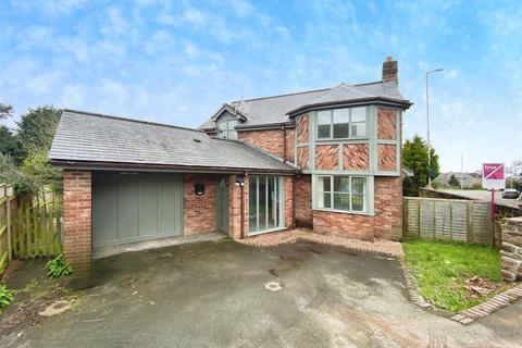 4 bedroom detached house to rent, Holyhead Road, Nesscliffe, Shrewsbury