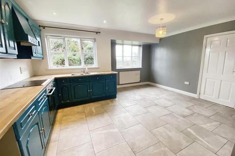 4 bedroom detached house to rent, Holyhead Road, Nesscliffe, Shrewsbury