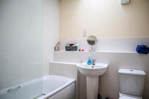6 Graffham Drive, Oakham, LE15 6DQ