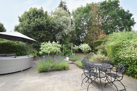 undefined, Albany Road, Hersham, KT12