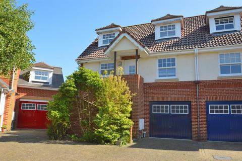 2 bedroom semi-detached house for sale, Totland