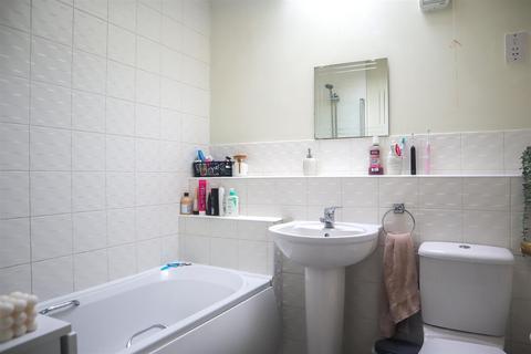 2 Graffham Drive, Oakham, LE15 6DQ