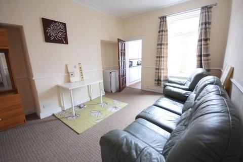 4 bedroom maisonette to rent, Albany Street West, South Shields