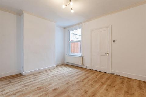 1 bedroom flat for sale, Honey Lane, Waltham Abbey.