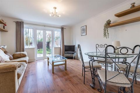 13 Park Side, Epping, CM16 6SS
