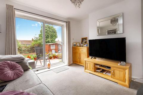 52 Beaconfield Road, Epping, CM16 5AS