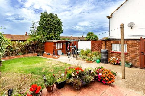52 Beaconfield Road, Epping, CM16 5AS