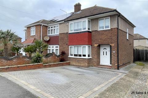3 bedroom semi-detached house for sale - Roundmoor Drive, Central Cheshunt