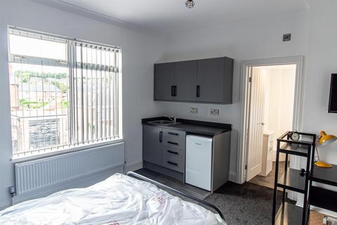 1 bedroom in a house share to rent, Priory Road, Gedling, Nottingham