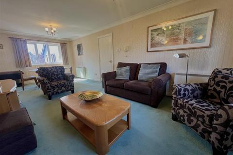 2 bedroom flat for sale, Parklands, Charlton Drive, Sale